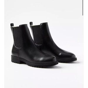 Loft Faux Fur lined Chelsea Boots size 7 Black womens